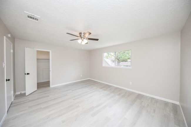 Building Photo - 12507 Whittington Dr