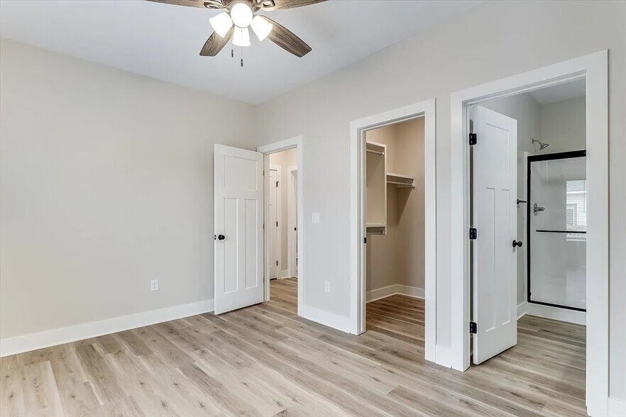 Building Photo - 17018 Lawson