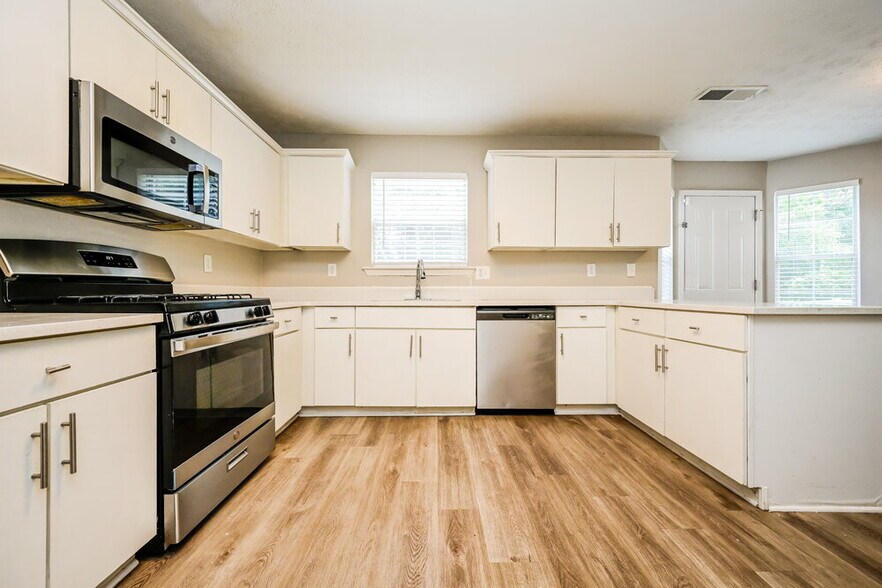 Building Photo - 409 Grove Park Dr