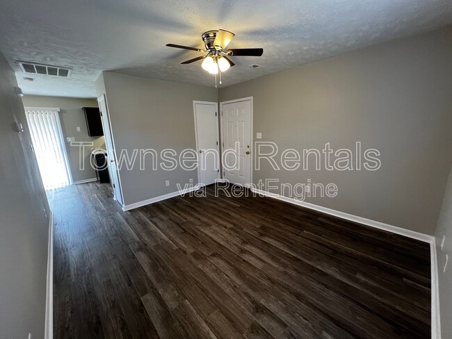 Primary Photo - 1441 Ireland Dr