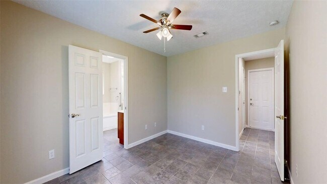 Building Photo - 2301 White Wing