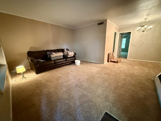 Building Photo - 2724 Whitney Pl