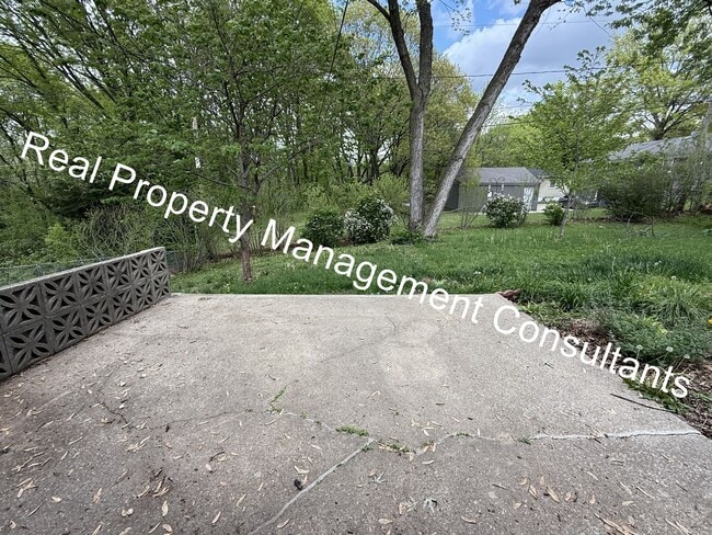 Building Photo - 2 Bedroom, 1.5 Bath Now Available!