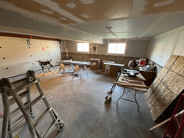 Building Photo - 1108 E 500 N