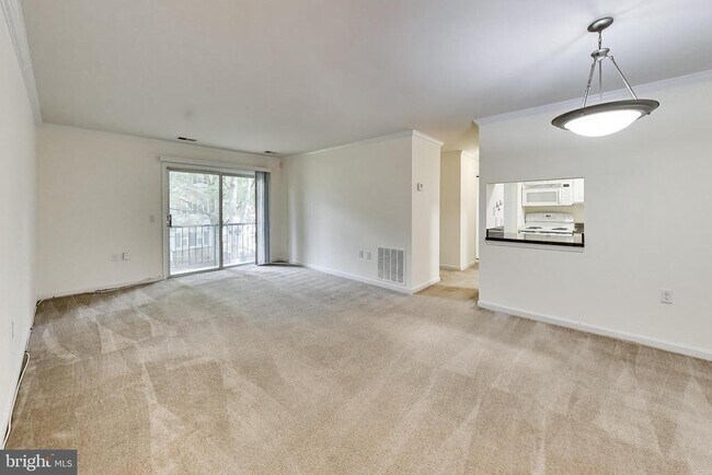 Building Photo - 18310 Streamside Dr