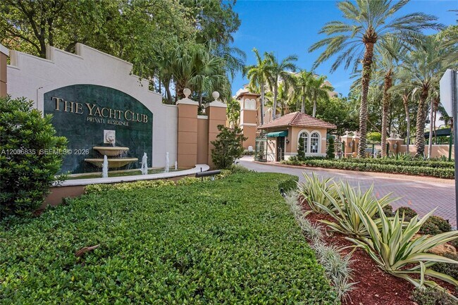 Building Photo - 19555 E Country Club Dr