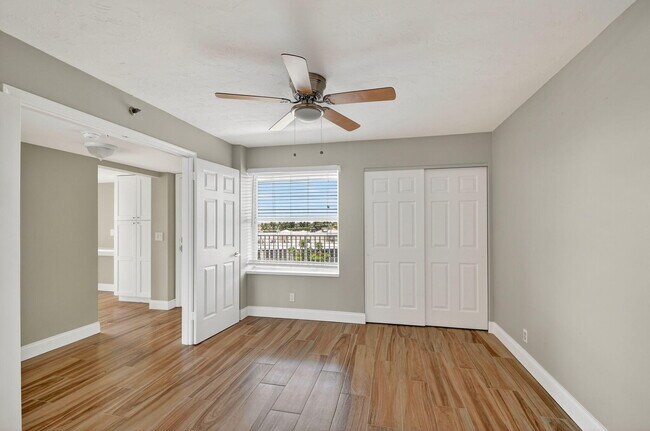 Building Photo - 3901 S Flagler Dr