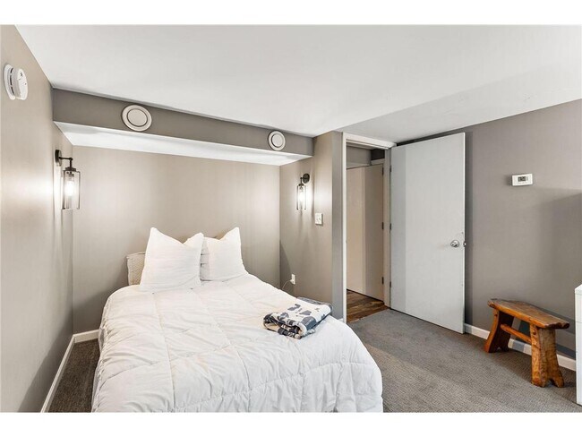 Building Photo - 4440 Denbigh Rd