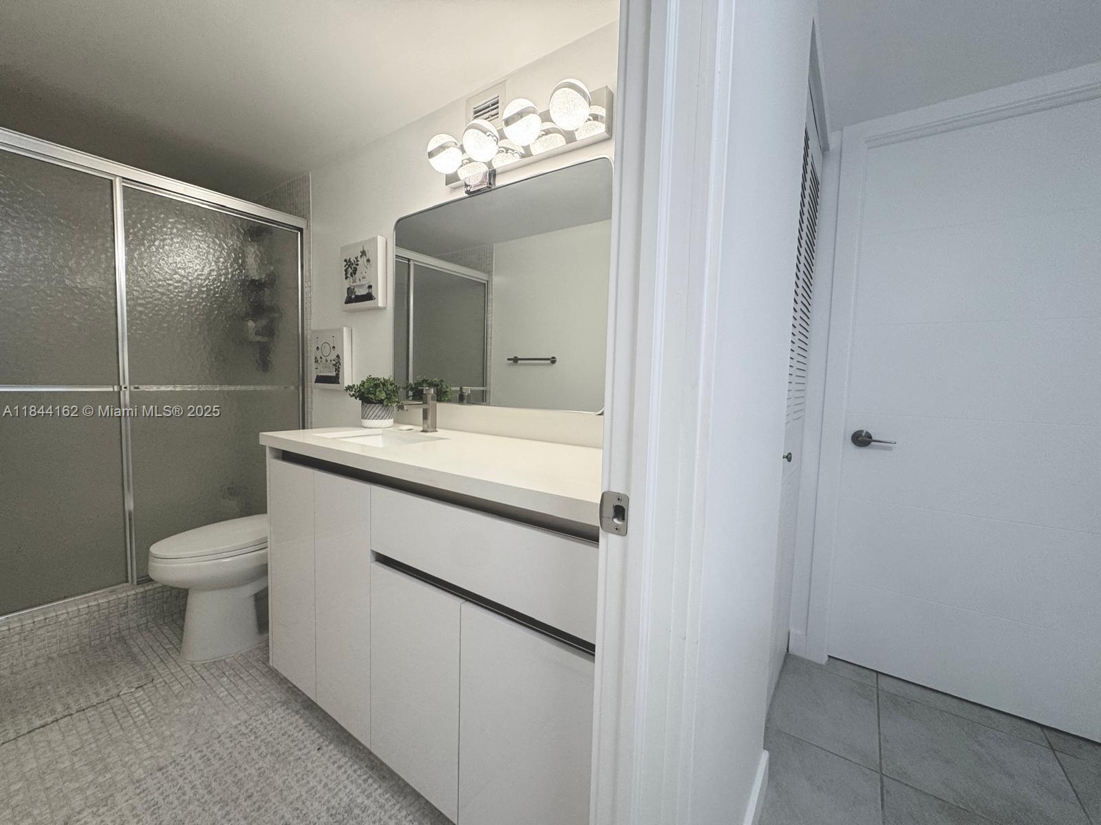 Building Photo - 3800 S Ocean Dr