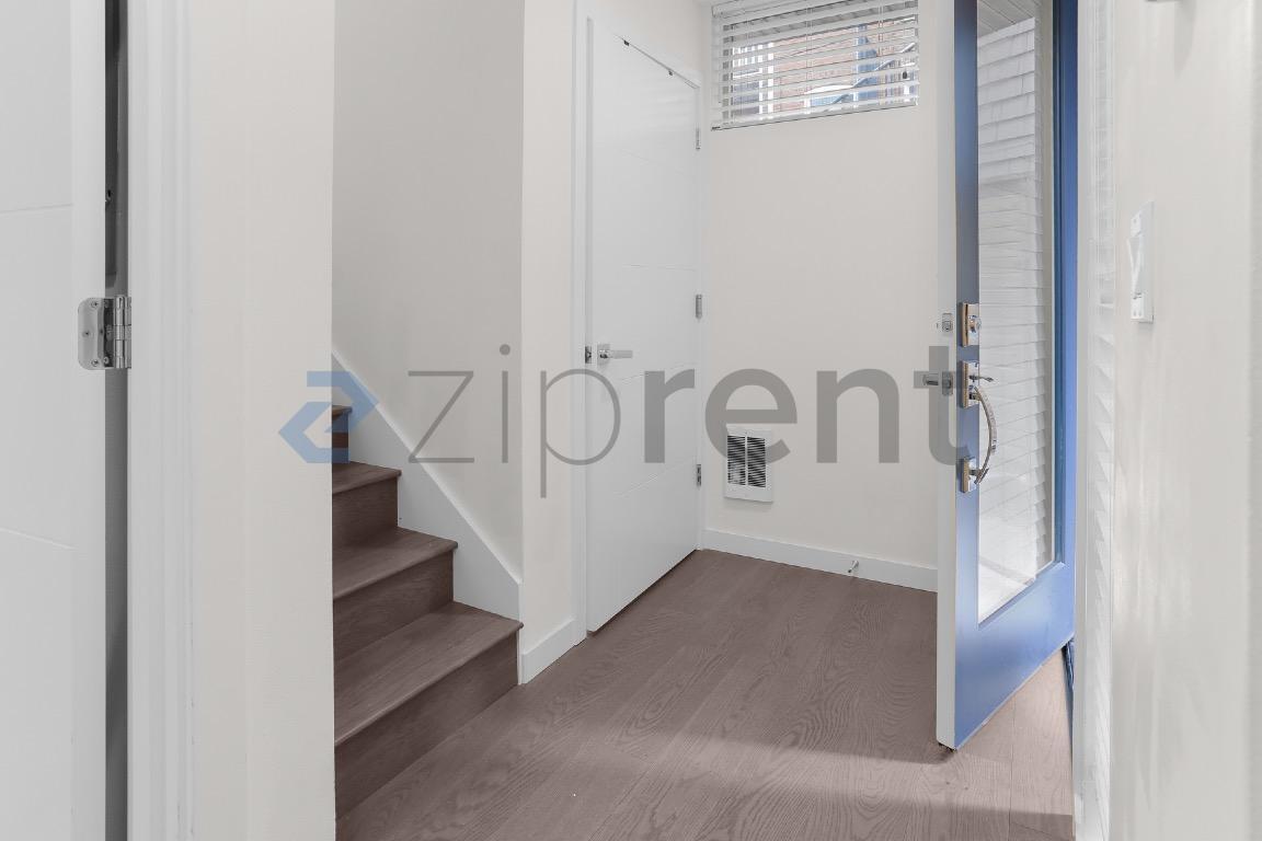 Building Photo - Unit Unit C