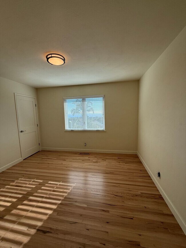 Building Photo - Panoramic Ocean View Home in Aptos! Move in incentive!