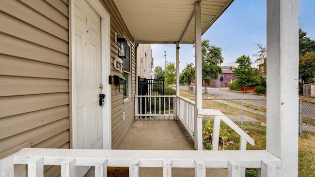 Building Photo - 1279 Indianola Ave