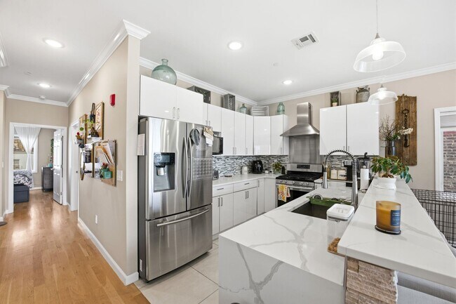 Building Photo - 936 Pavonia Ave