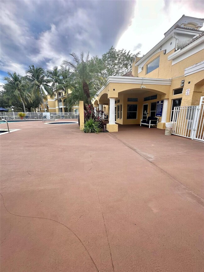 Building Photo - 2371 NW 33rd St