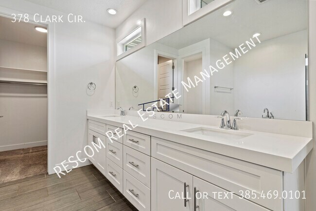 Building Photo - 378 Clark Cir