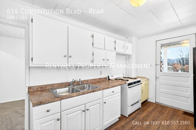 Building Photo - 614 Constitution Blvd