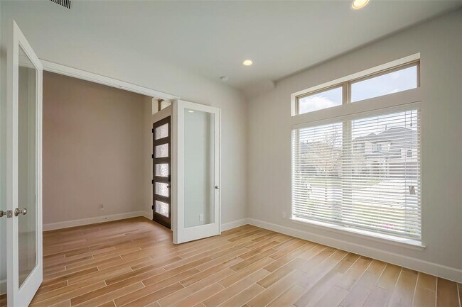 Building Photo - 29808 Breezy Pnes Lp