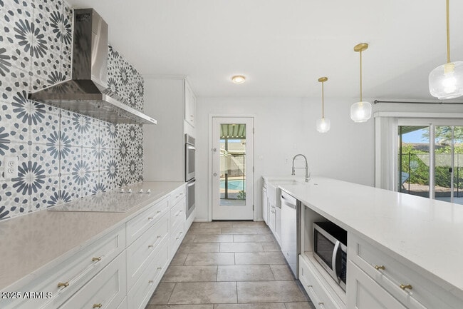 Building Photo - 1644 E Broadmor Dr