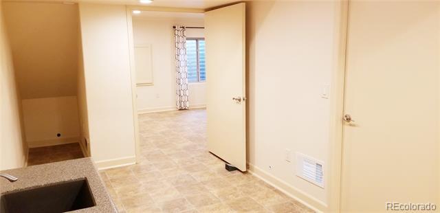 Building Photo - 7602 S Cove Cir
