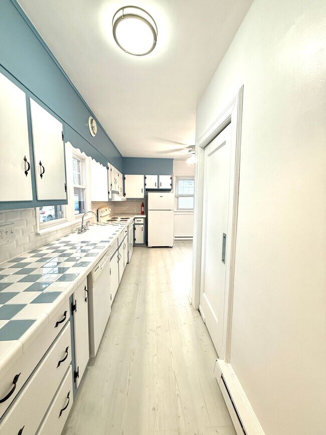 Building Photo - Timeless and Refined 3BR/2.5BA Colonial in Uptown Kingston