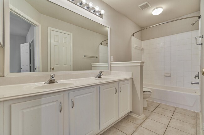 Building Photo - 10 Musgrove Pl