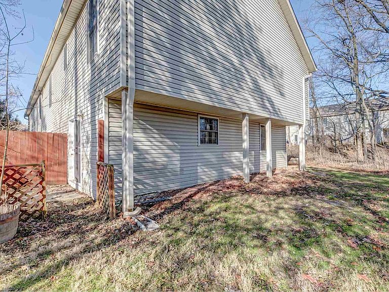 Building Photo - 805 E Sherwood Hills Dr