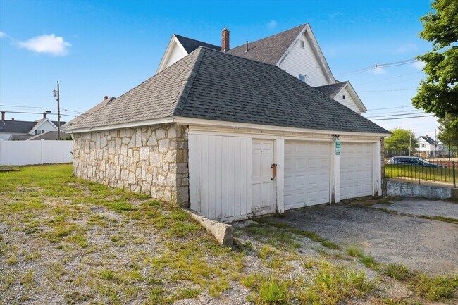 Building Photo - 247 Jewett St