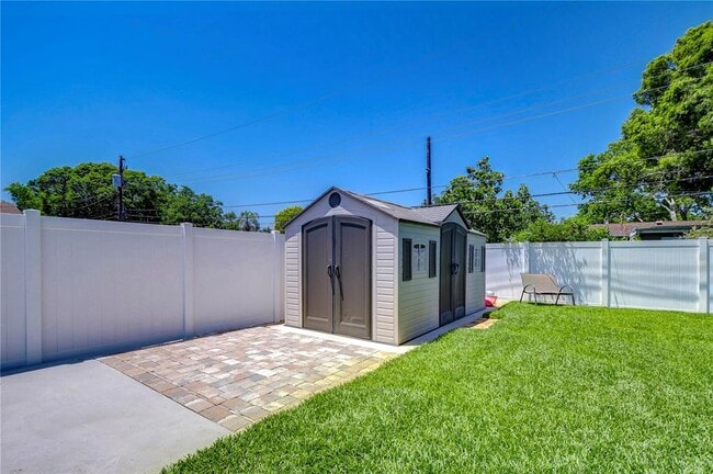 Building Photo - 5635 24th Ave N