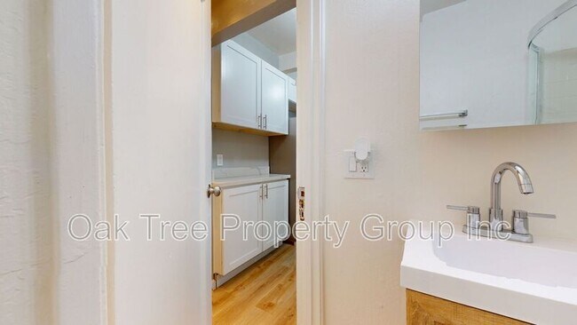 Building Photo - 144 Grand Ave