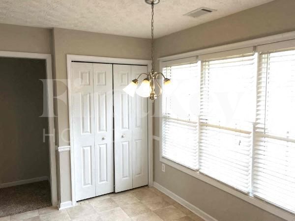 Building Photo - 20 Stephens Way