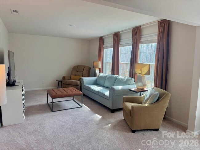 Building Photo - 1058 Thoroughbred Dr.