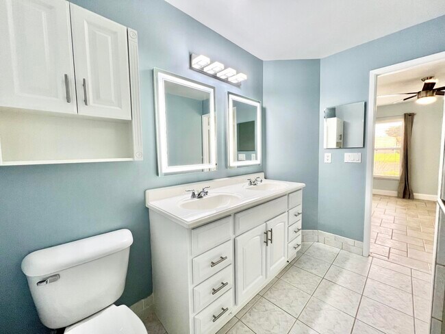 Building Photo - 15306 W Tranquility Lake Dr