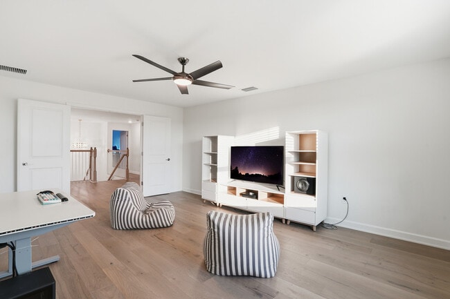 Building Photo - 18579 Ives Dr