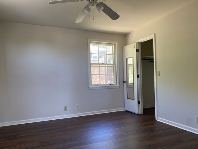 Building Photo - Duplex on the West Side