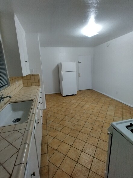 Building Photo - 265 S 21st St