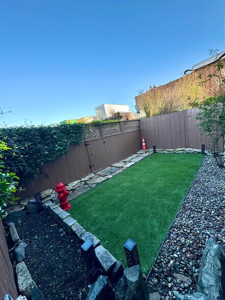 Building Photo - 828 Innes Ave