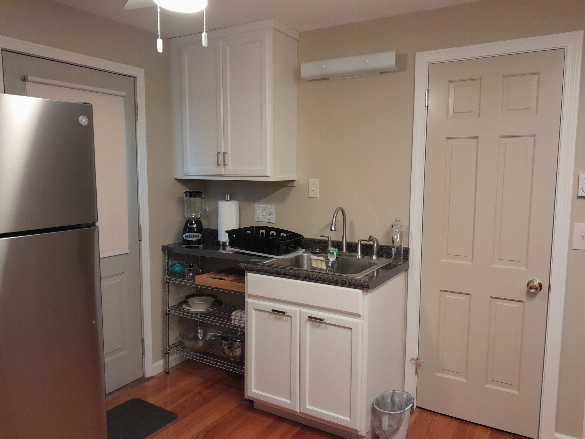 Building Photo - 26 Queensbury Dr