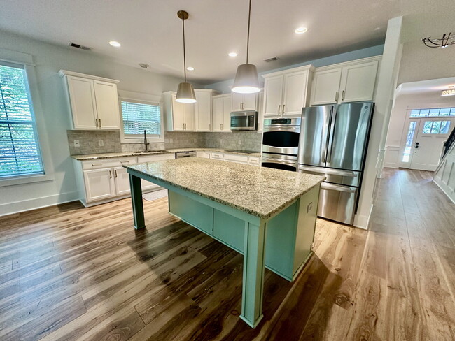 Building Photo - Stunning Four Bedroom Low Country Home in ...