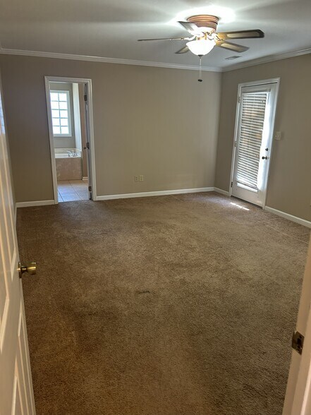 Building Photo - 103 Bell Rosa Ct