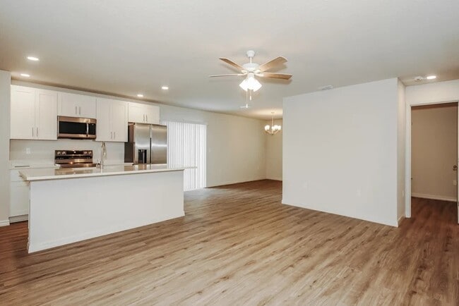 Building Photo - 24 Pinwheel Ln