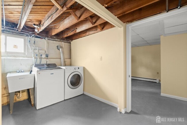 Building Photo - 762-762 Valley St