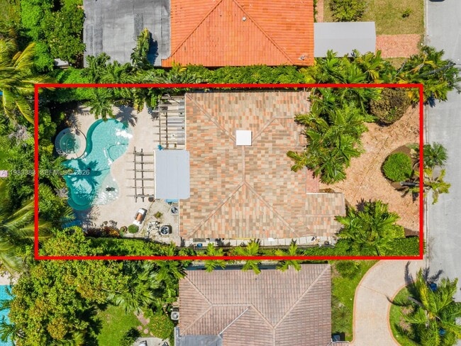 Building Photo - 8927 Hawthorne Ave