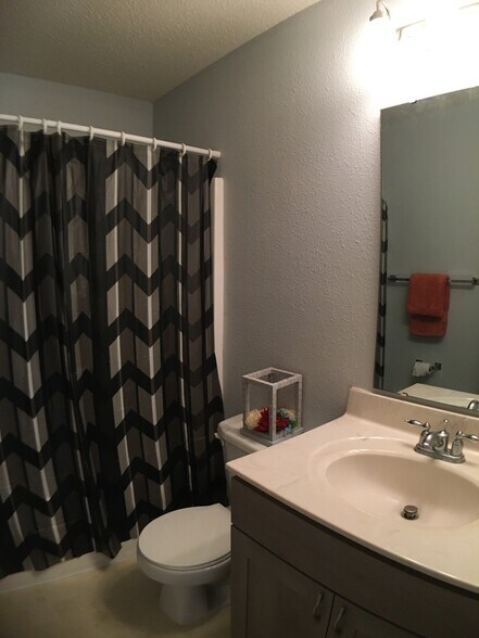 Building Photo - 2396 Meadow Bend Dr