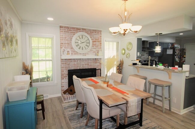 Building Photo - (Coming Soon) 3 Bedroom Brick Ranch in Idl...