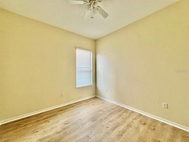 Building Photo - 3989 Windcrest Dr