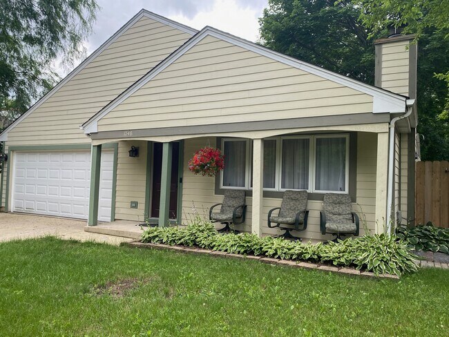 Primary Photo - 1748 Brookdale Rd