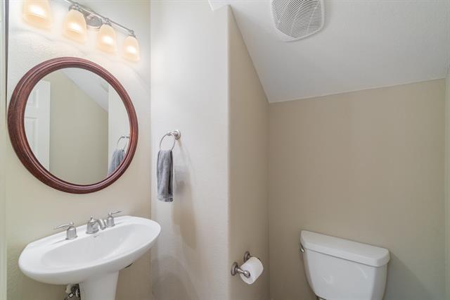 Building Photo - 2116 Chambers Dr