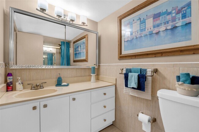 Building Photo - 3180 S Ocean Dr