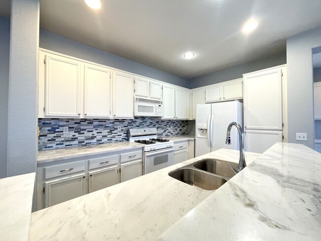 Building Photo - Remodeled Scripps Ranch Condo