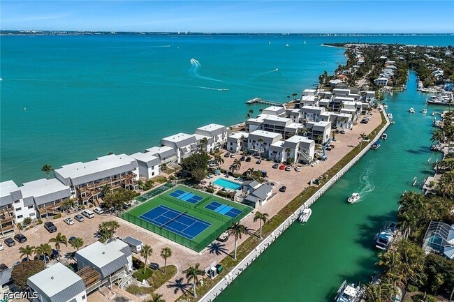 Building Photo - 760 Sextant Dr